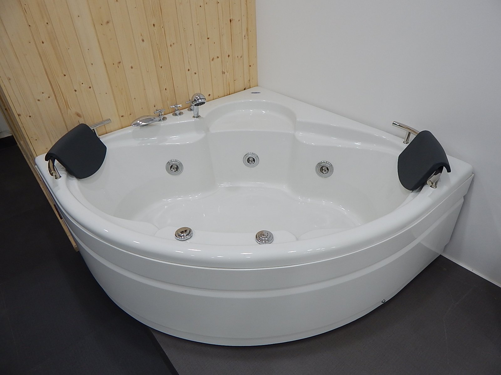 Jacuzzi Spa Bathtub