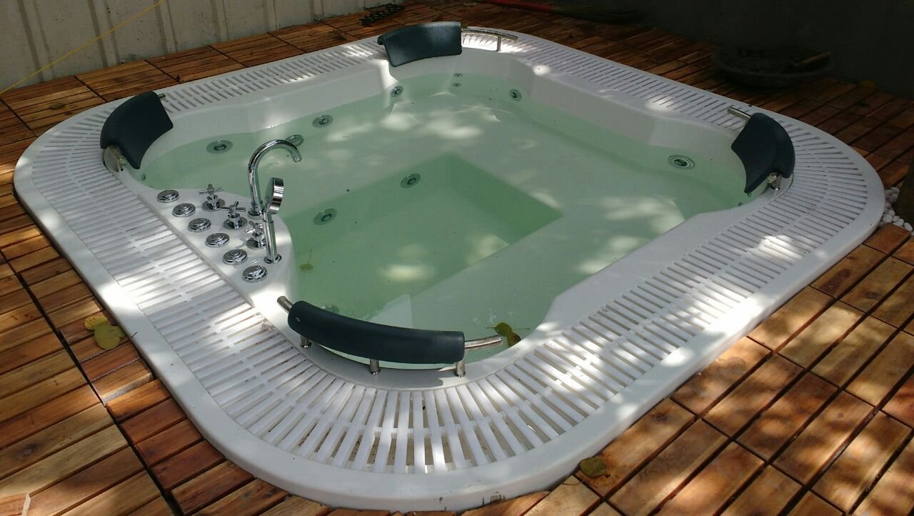 Outdoor Spa Bathtub