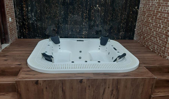 jacuzzi bathtub near me