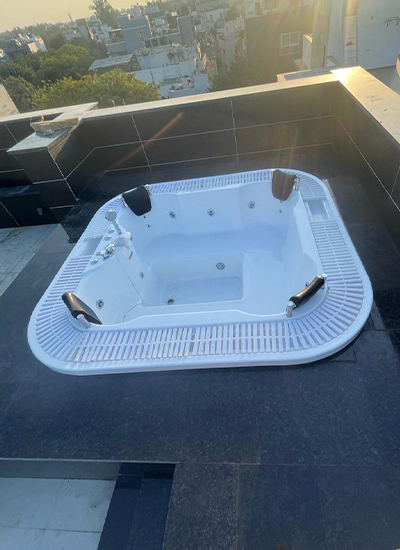 Outdoor Spa Bathtub