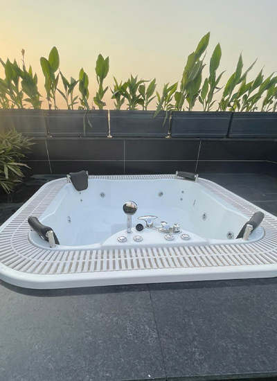 Jacuzzi Spa Bathtub