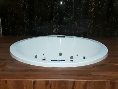 Jacuzzi Spa Bathtub